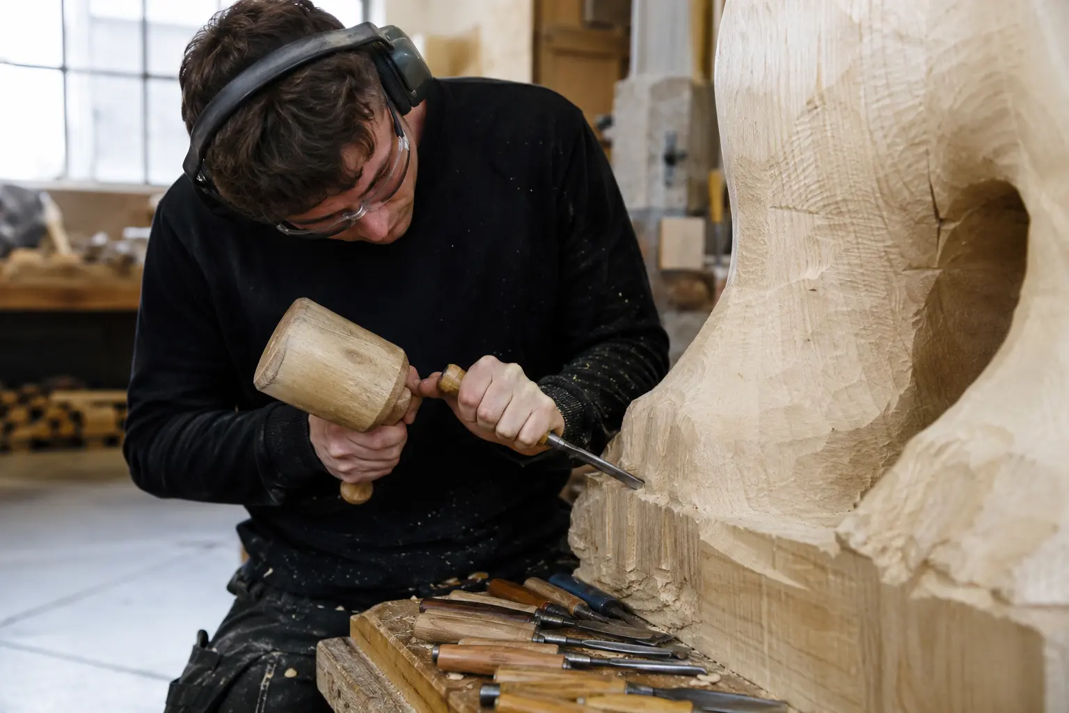 Holzbildhauer/in: welche Handwerkzeuge eingesetzt werden, z.B