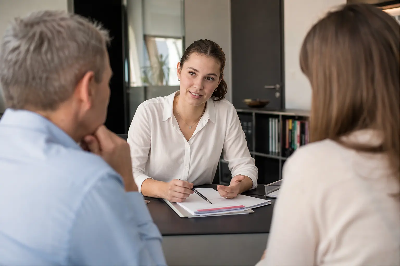 Notarfachangestellte/r: wie man Gespräche adressatenorientiert führt und auf Mandanten- oder Beteiligtenverhalten angemessen reagiert